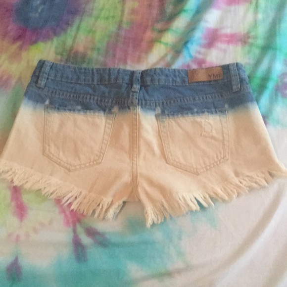 YMI 5 pocket Aztec short shorts size 5 - Picture 2 of 4